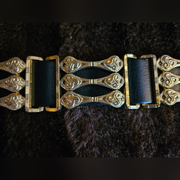 VINTAGE 80's BLACK&GOLD BELT - Picture 2 of 6